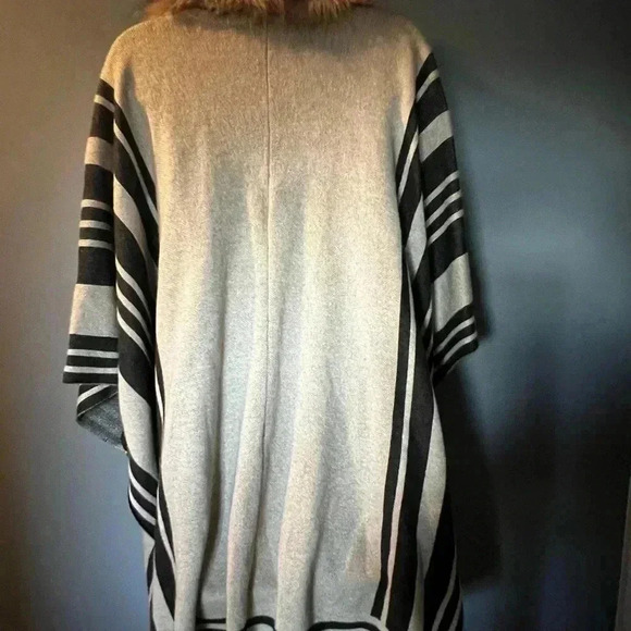 NWT Merona Blanket Sweater Sz S/M Removable Faux Fur Collar WARM! - Picture 2 of 5